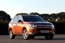 mitsubishi_outlander_2013_-_01_20120218_1004066430.jpg