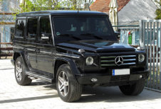 800px-Mercedes-Benz_G_55_AMG_(W_463,_2._Facelift)_–_Frontansicht,_10._April_2011,_Düsseldorf.jpg