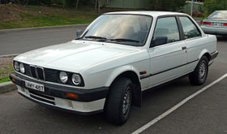 280px-1988-1991_BMW_318i_(E30)_2-door_sedan_01.jpg