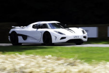 800px-Koenigsegg_Agera_R_-_Flickr_-_andrewbasterfield.jpg