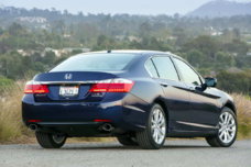 honda_accord_touring_sedan_2013_-_02.jpg