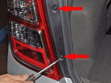 zamena_lamp_zadnego_fonarya_chevrolet_cobalt_01.jpg