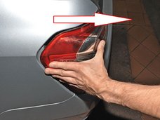 zamena_lamp_zadnego_fonarya_chevrolet_cobalt_05.jpg