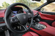 maserati-levante-gransport-steering-wheel.jpg