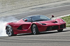 11-ferrari_laferrari.jpg