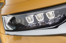 ds7-crossback-led-headlights.jpg