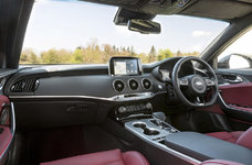 7-kia-stinger-crdi-2018-review-dashboard.jpg