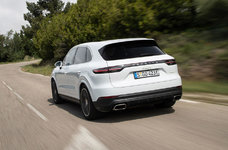 2-porsche-cayenne-e-hybrid-2018-review-hero-rear.jpg