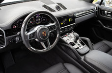 11-porsche-cayenne-e-hybrid-2018-review-dashboard.jpg