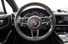 12-porsche-cayenne-e-hybrid-2018-review-steering-wheel.jpg