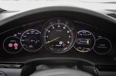 13-porsche-cayenne-e-hybrid-2018-review-instrument-cluster.jpg