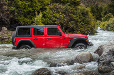 12-jeep-wrangler-jl-unlimited-rubicon-2018-review-water-side.jpg