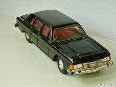 800px-GAZ_14_MODEL.JPG