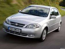 Daewoo-Lacetti_CDX_2004_1600x1200_wallpaper_02.jpg