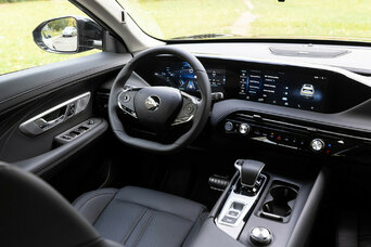 Dongfeng Huge 2.jpg Dongfeng Huge 2.jpg