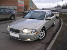 volvo-s80-2004.jpg