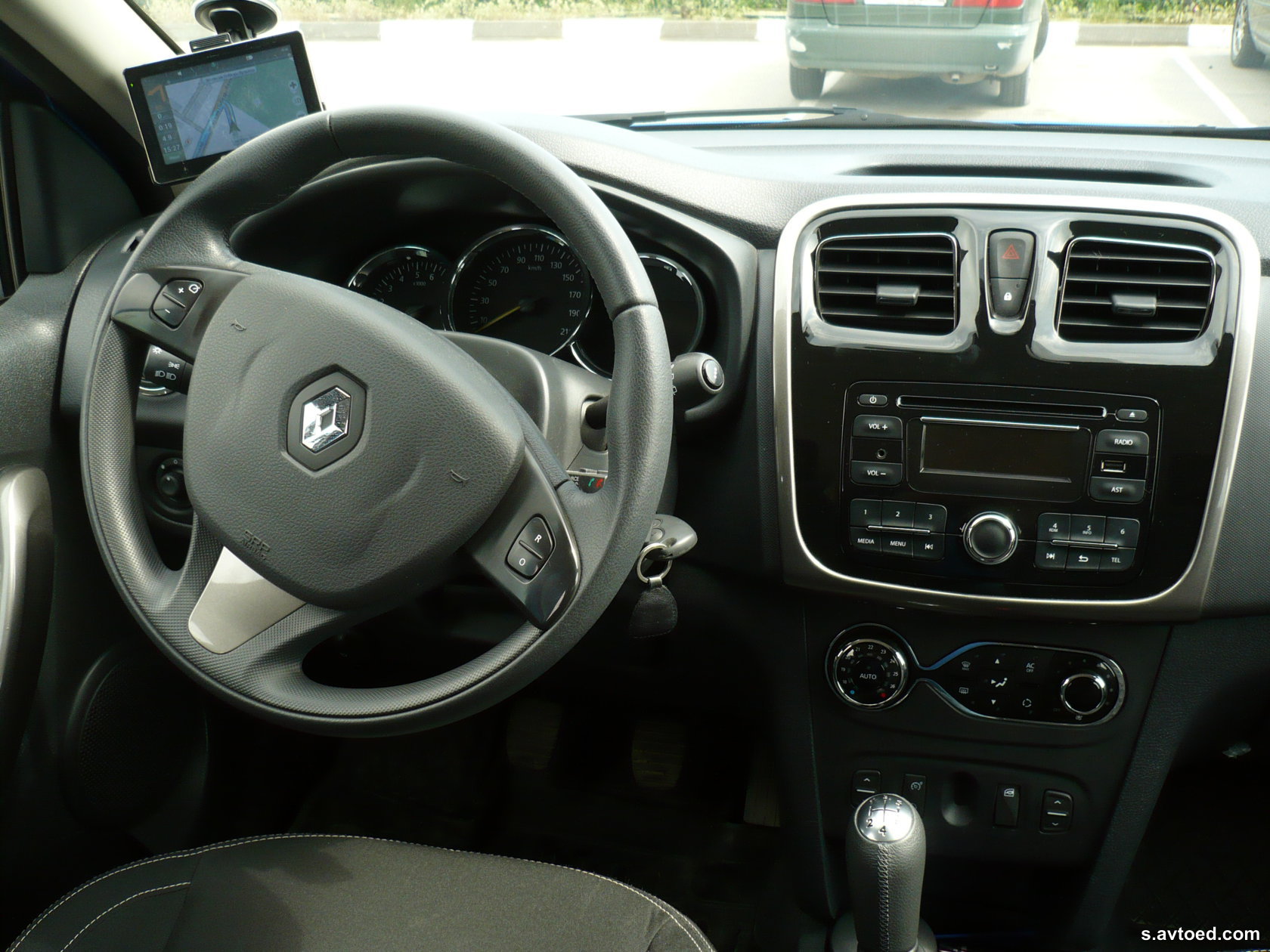 Рено Сандеро 2014 года, синий, на механике, фото номер 9