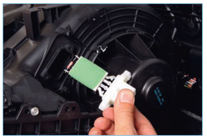 %D0%A0%D0%B5%D0%BC%D0%BE%D0%BD%D1%82_Ford_Focus_II-263-8.jpg